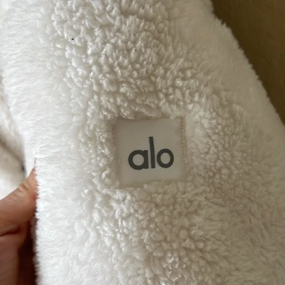 alo white Sherpa jacket - Picture 8 of 13